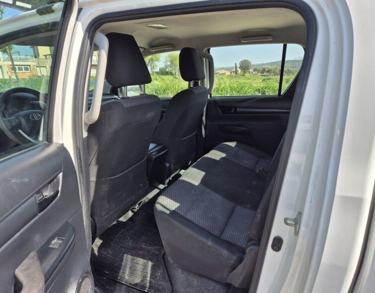 TOYOTA  HILUX 4x4 ***DOUBLE CAB***